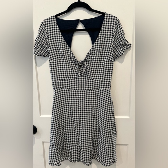 Abercrombie & Fitch Dresses & Skirts - NWT Abercrombie and Fitch Gingham tie front dress